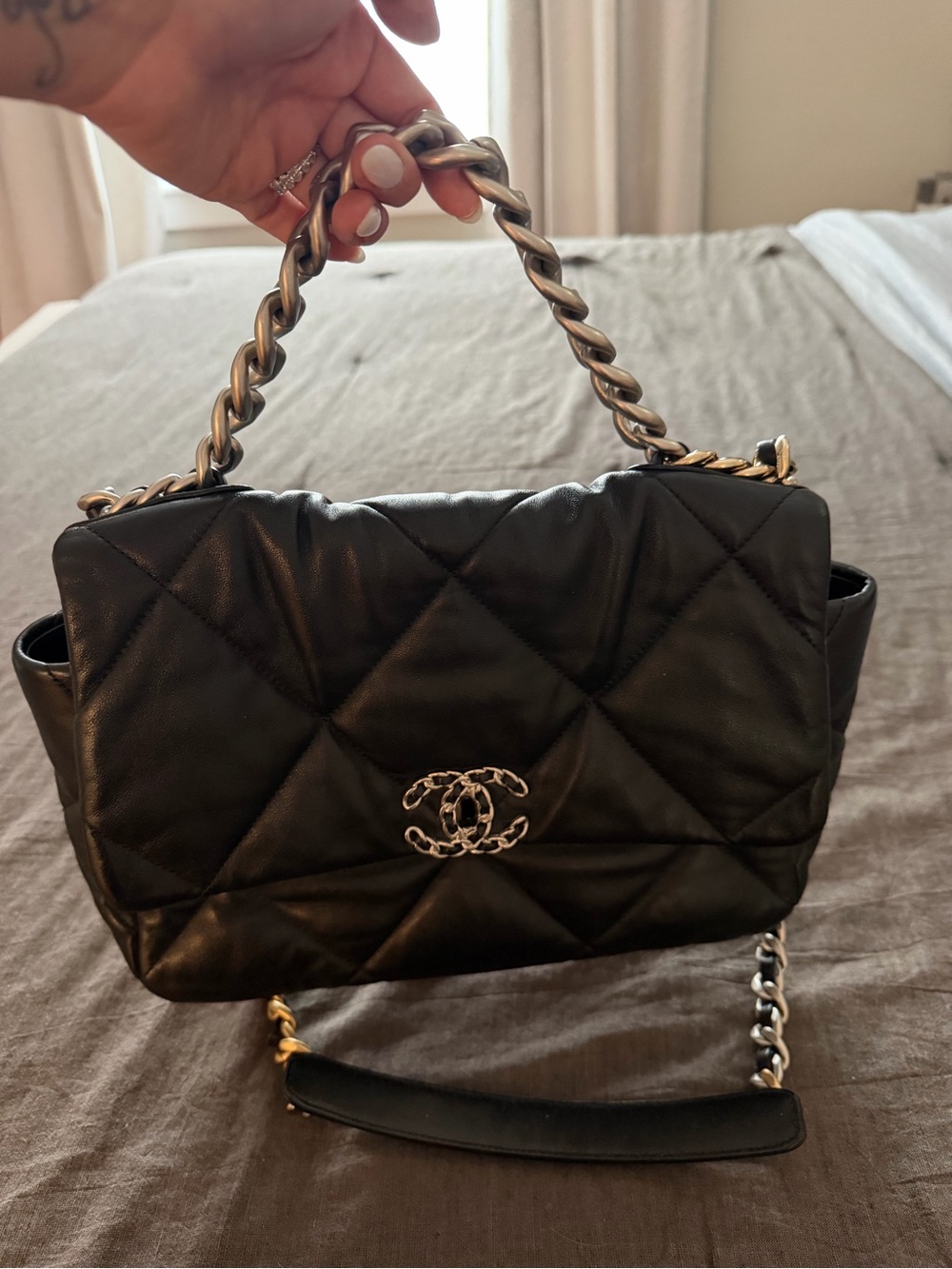 Chanel 19 Reverse - Medium
Used but in excellent condition